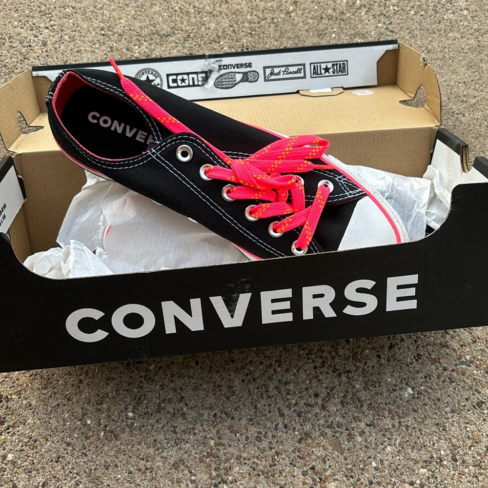 Brand new Converse, never worn still in box size8.5